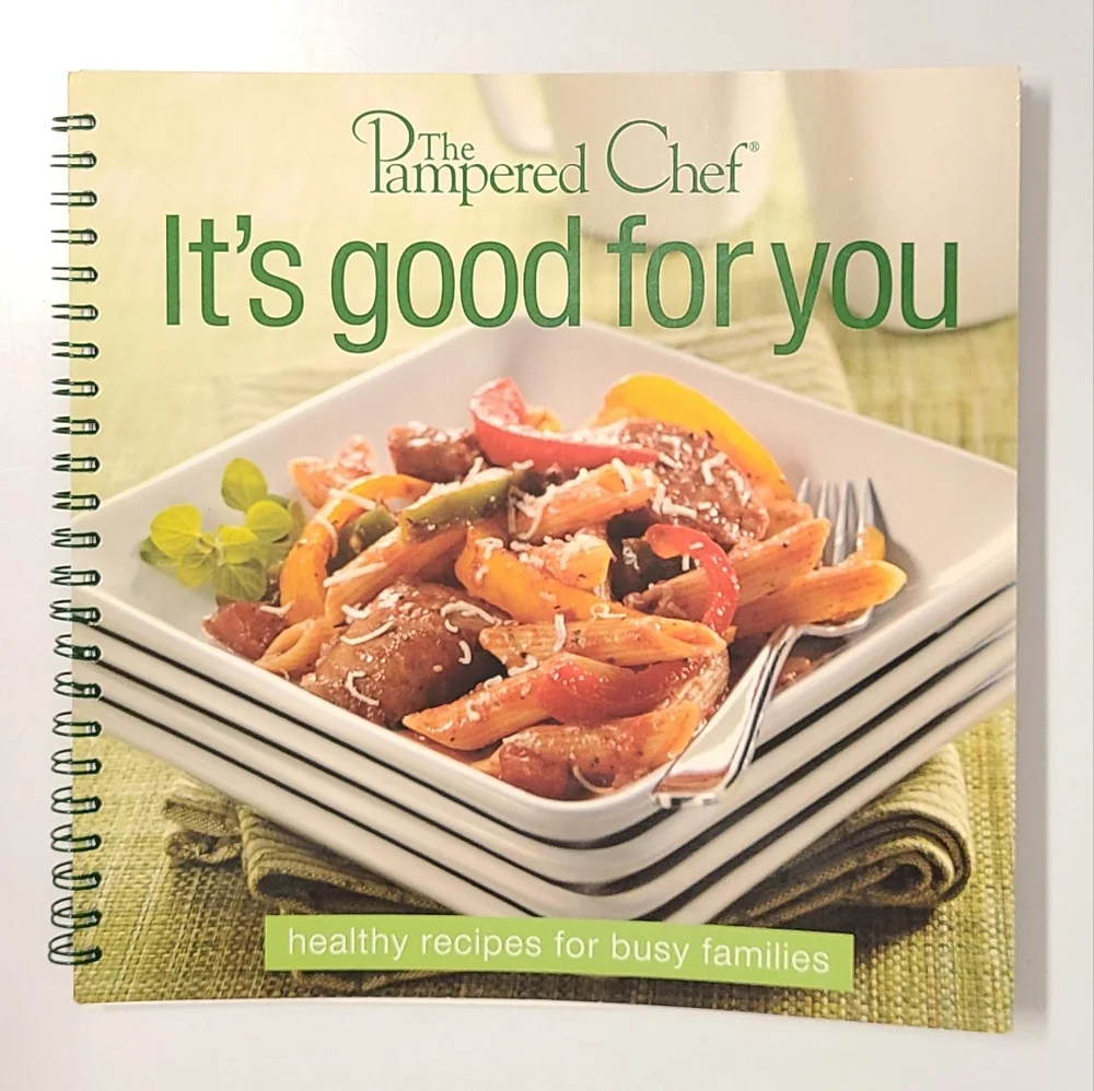 The Pampered Chef Healthy Family Cookbook & Scalloped Canapé Bread Tube Bundle